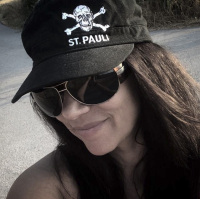 self-portrait as a st. pauli fan